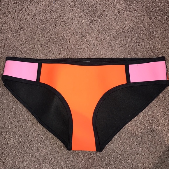 triangl bathing suit knock off - Picture 2 of 2